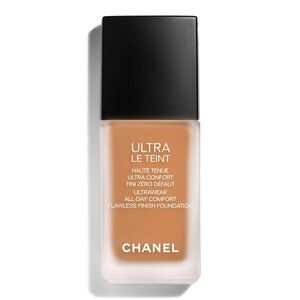 CHANEL Ultrawear All-Day Comfort Flawless Finish Foundation in Shade BR112